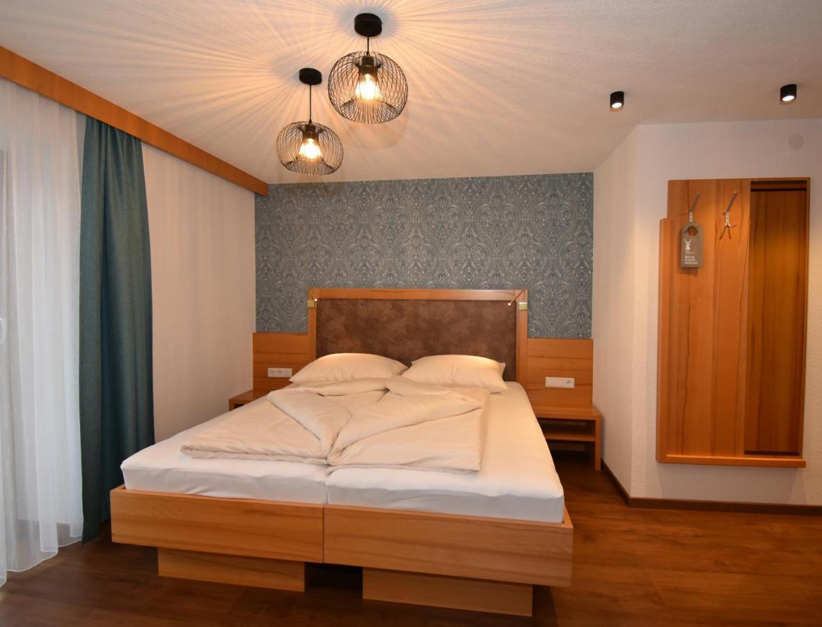 Haus Hubertus Lägenhet Galtür Exteriör bild