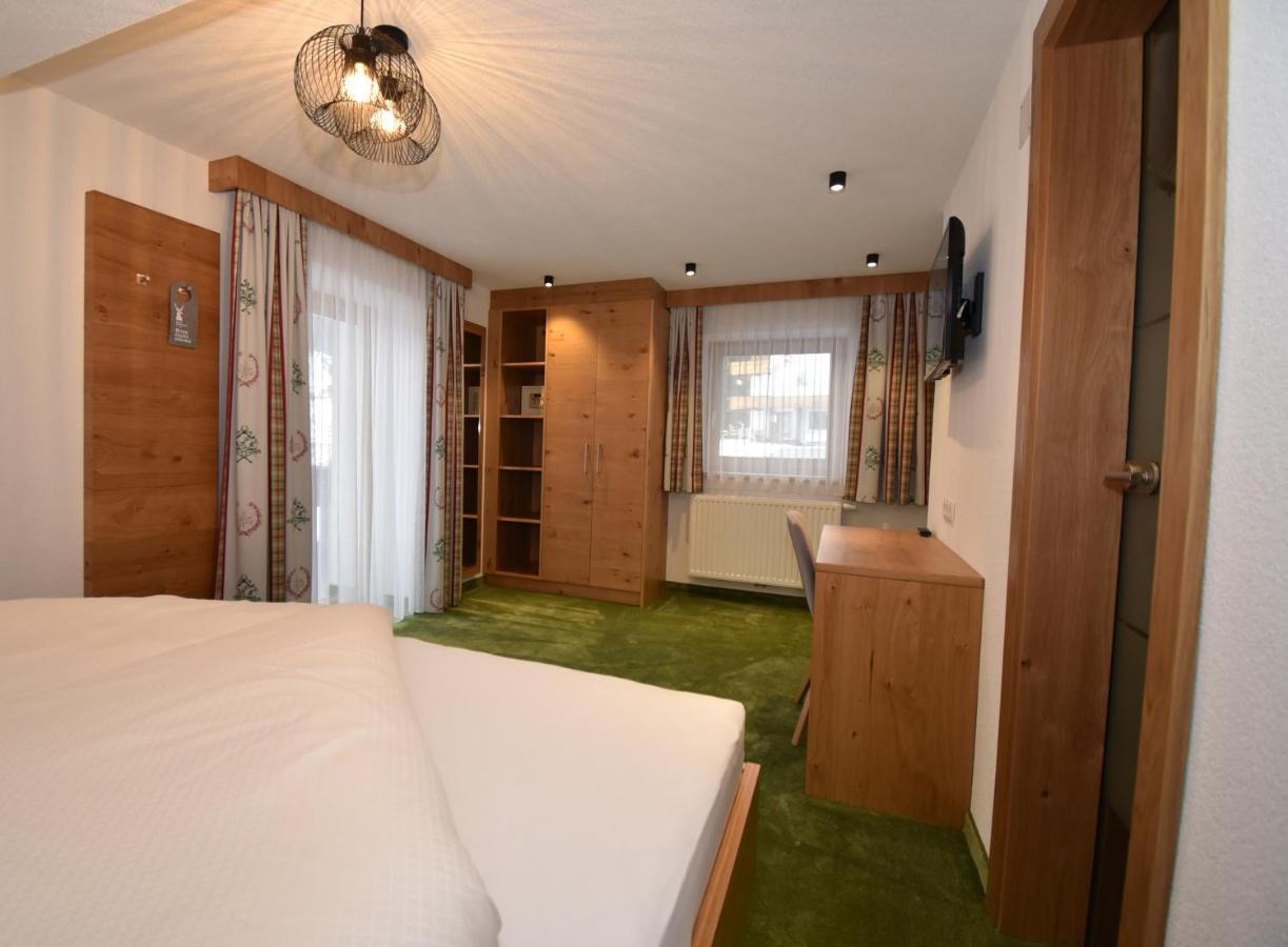 Haus Hubertus Lägenhet Galtür Exteriör bild
